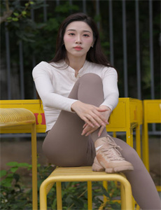 亚洲精品久久久久久中女字幕-无尽长廊污的